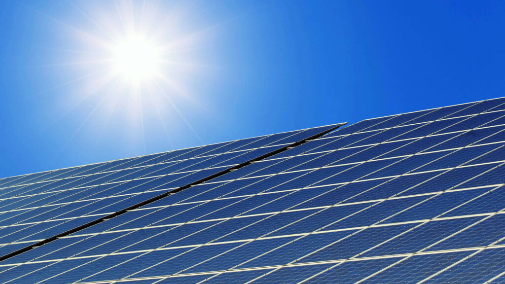 Autarke Stromversorgung mit Solaranlage und Speicher in Soller