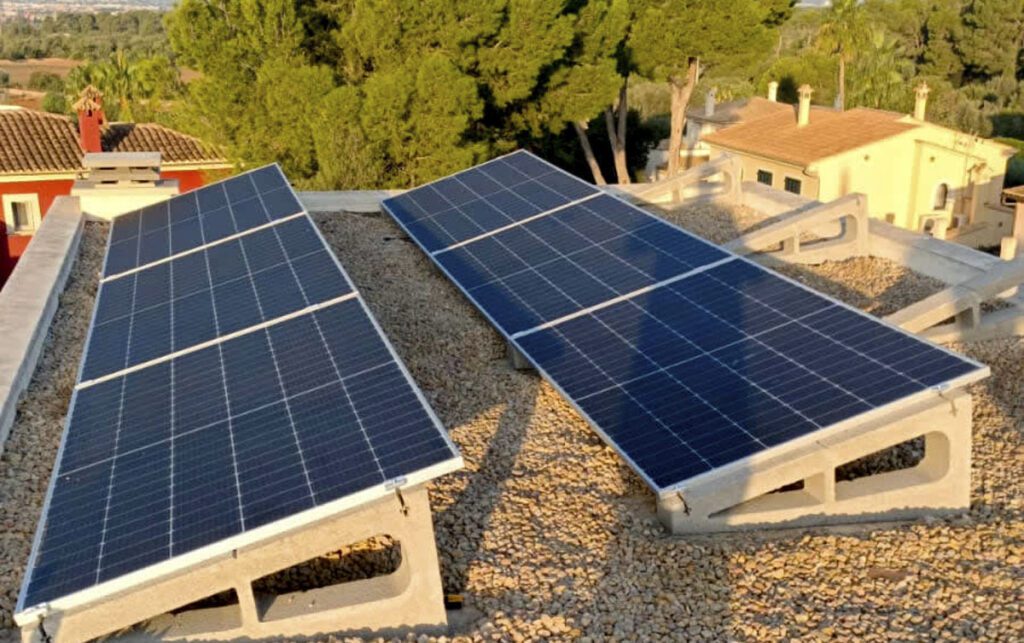 Installation einer Solaranlage in einer Villa in Calvia, Santa Ponsa
